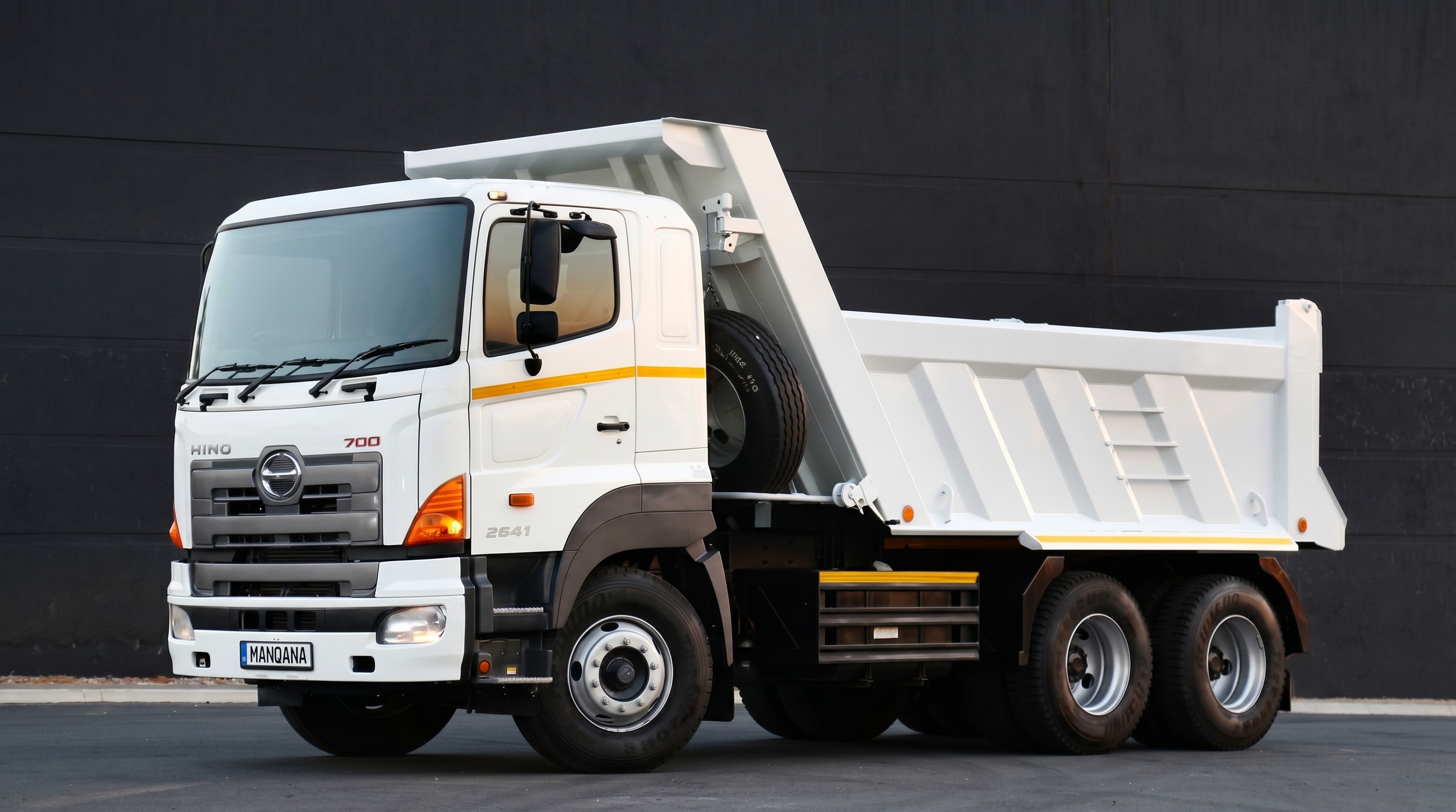 טפט לשולחן העבודה של HINO 700, 1 דוֹר, Manqana