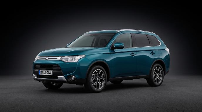 טפט לשולחן העבודה של MITSUBISHI OUTLANDER, 3 דוֹר, 1 מתיחת פנים, Manqana