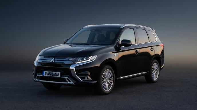טפט לשולחן העבודה של MITSUBISHI OUTLANDER, 3 דוֹר, 3 מתיחת פנים, Manqana