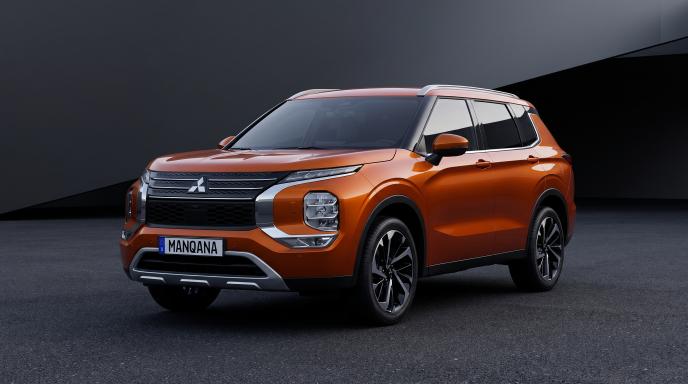 טפט לשולחן העבודה של MITSUBISHI OUTLANDER, 4 דוֹר, 1 מתיחת פנים, Manqana