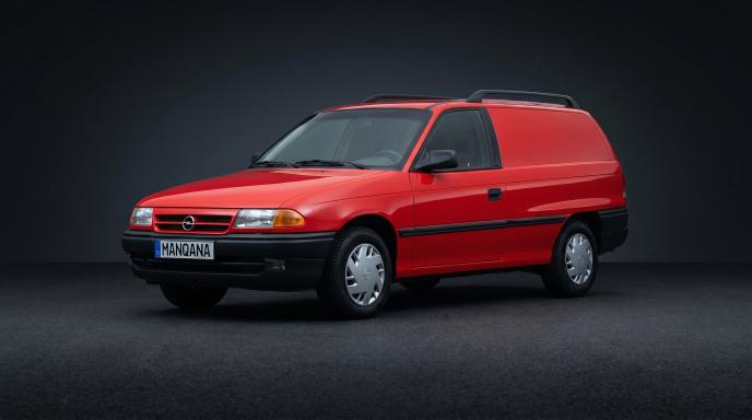 טפט לשולחן העבודה של OPEL, Manqana