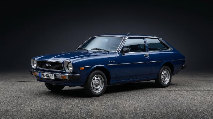 טפט לשולחן העבודה של TOYOTA COROLLA, 3 דוֹר, Manqana