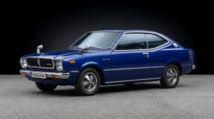טפט לשולחן העבודה של TOYOTA COROLLA, 3 דוֹר, 1 מתיחת פנים, Manqana